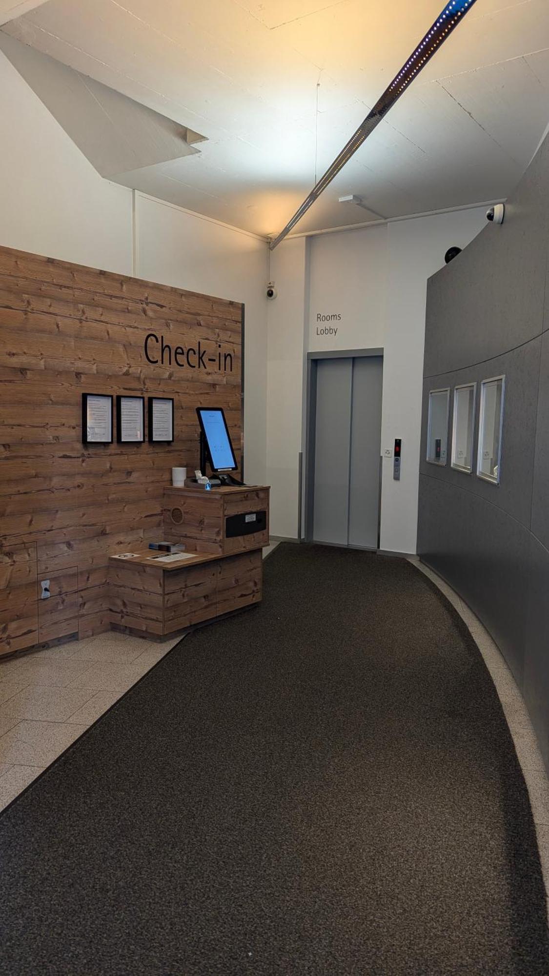 Ambassador Self Check-In Hotel Lucerne Exterior photo